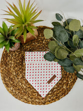 Load image into Gallery viewer, Little Kisses on Cream