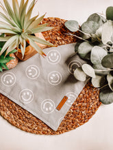 Load image into Gallery viewer, Smile for Daze