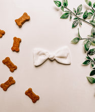 Load image into Gallery viewer, Simply White Hair Bow