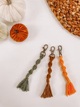 Load image into Gallery viewer, Spiral Tassel Keychain