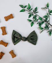 Load image into Gallery viewer, Autumn Bows (medium)