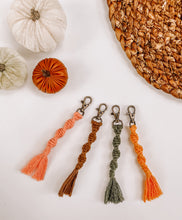Load image into Gallery viewer, Spiral Tassel Keychain