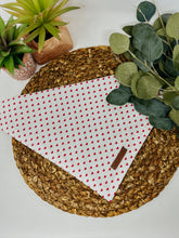 Load image into Gallery viewer, Little Kisses on Cream
