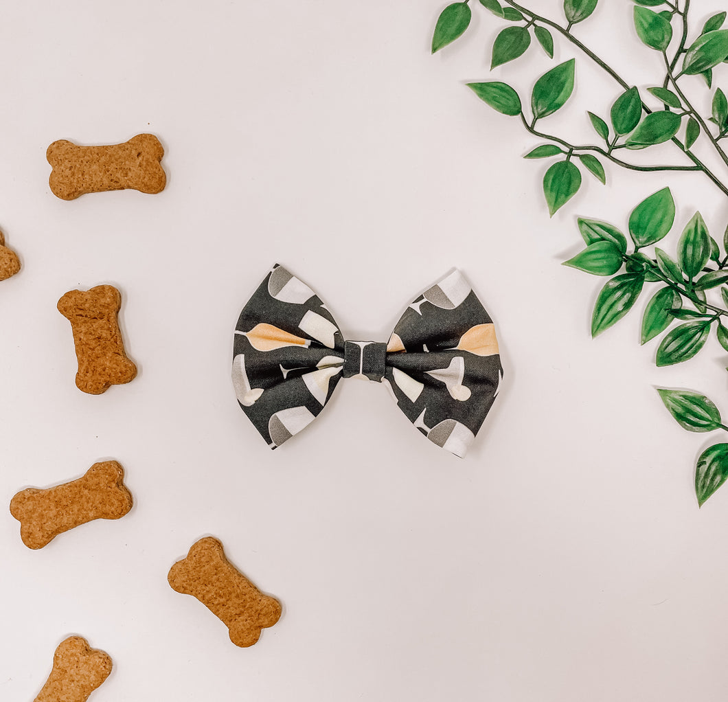 Cheers to Beers Bow Tie