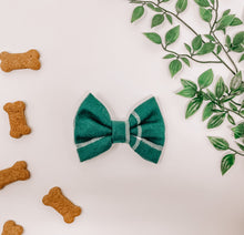 Load image into Gallery viewer, Evergreen Bow Tie
